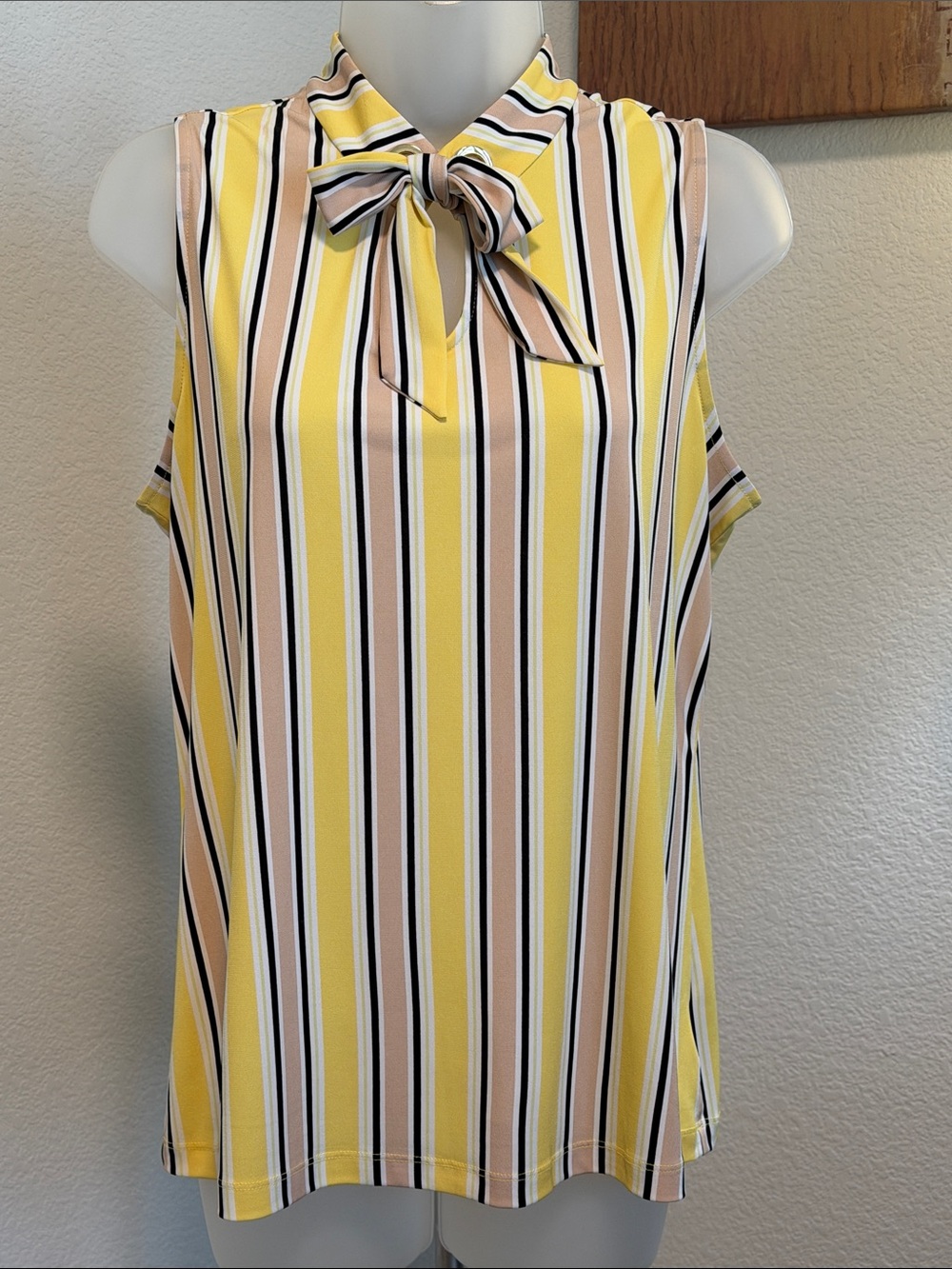 Liz Claiborne Sleeveless Top with Gold Tone Grommet Tie Neck Detail - Size M